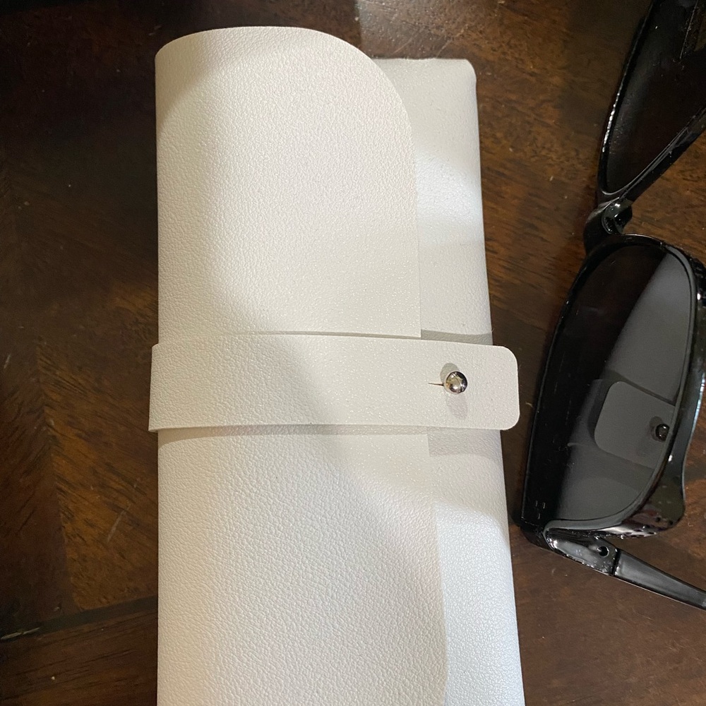 Snap on sunglasses that fits all eyeglasses